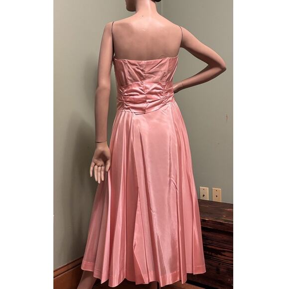 Vintage 50’s Peach Taffeta Strapless Fit/Flare Corseted Ball Gown/Formal/Prom - Picture 6 of 11